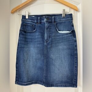 Express midi skirt, excellent conditions!